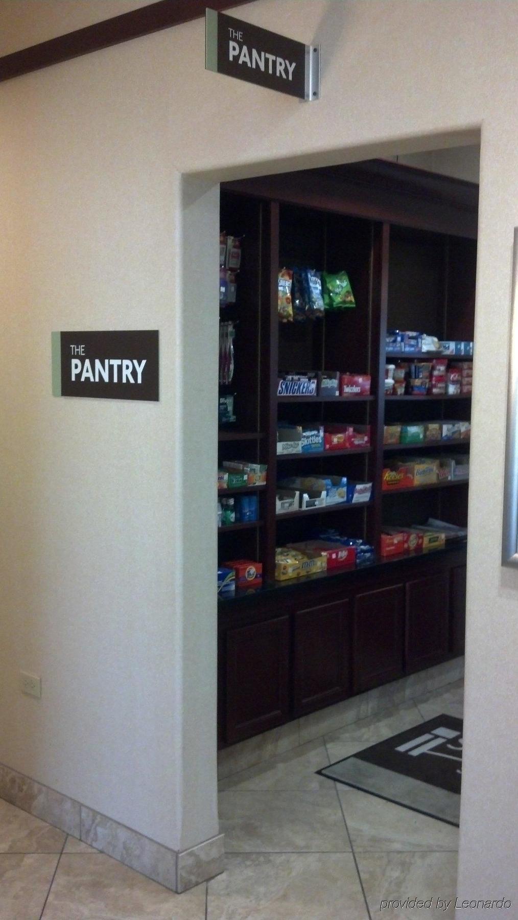 罗克福德驻桥套房假日酒店 设施 照片
